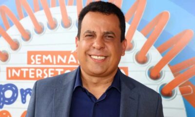 fabio-vaz-comemora-progressoes-na-educacao-e-diz-que-medida-fortalece-carreira-dos-servidores