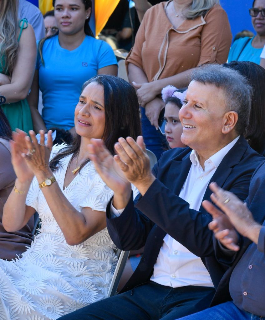 prefeito-eduardo-siqueira-campos-homenageia-pioneiros-e-reforca-compromisso-com-o-futuro