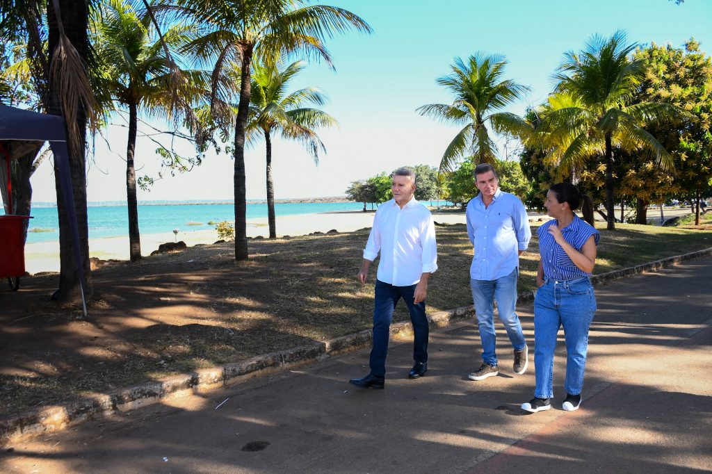 prefeito-eduardo-siqueira-campos-vistoria-obras-de-ampliacao-da-praia-da-graciosa