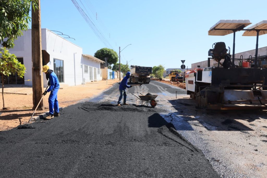 avenida-raimundo-galvao-no-setor-santa-fe-recebe-pavimentacao-em-obra-da-prefeitura-de-palmas