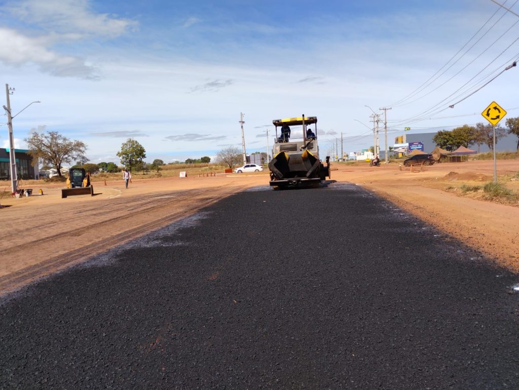 prefeitura-de-palmas-inicia-pavimentacao-em-trecho-da-avenida-siqueira-campos