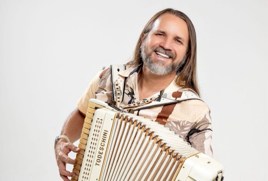 cantor-dorgival-dantas-e-confirmado-no-fgt-2026